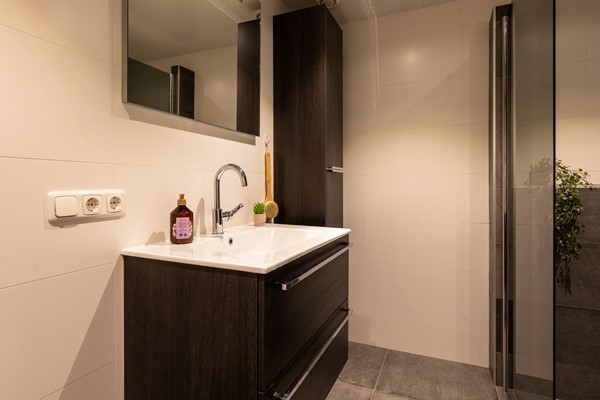 Medium property photo - Lokkertsemolenweg 48, 3194 WC Hoogvliet Rotterdam